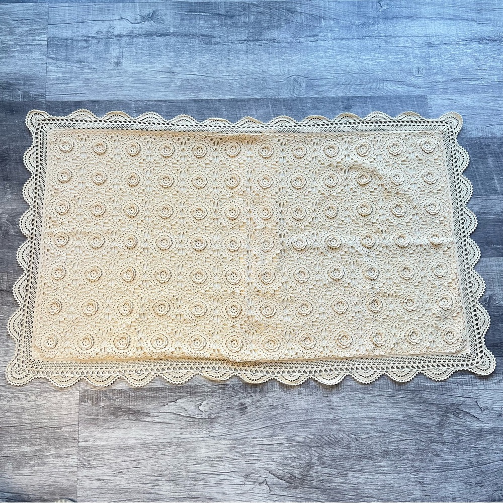 Elegant VTG Keeco Crochet Cottagecore Pillow Covers In Ivory/Cream